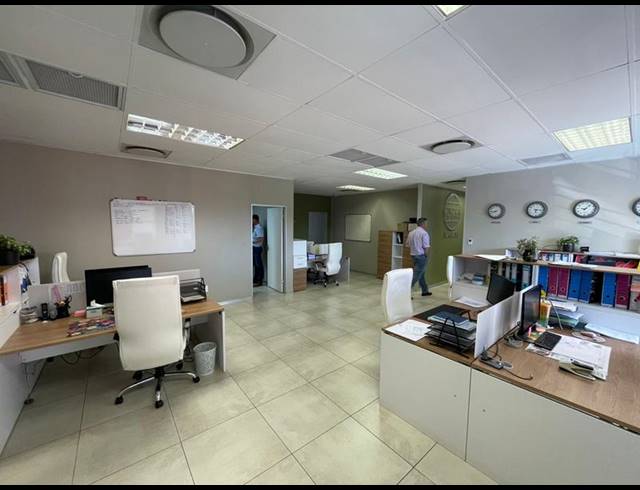 BUSINESS PROPERTY TO RENT IN MIDSTREAM ESTATE
